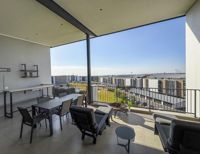 Luxury Apartment at Ascend to Midstream.