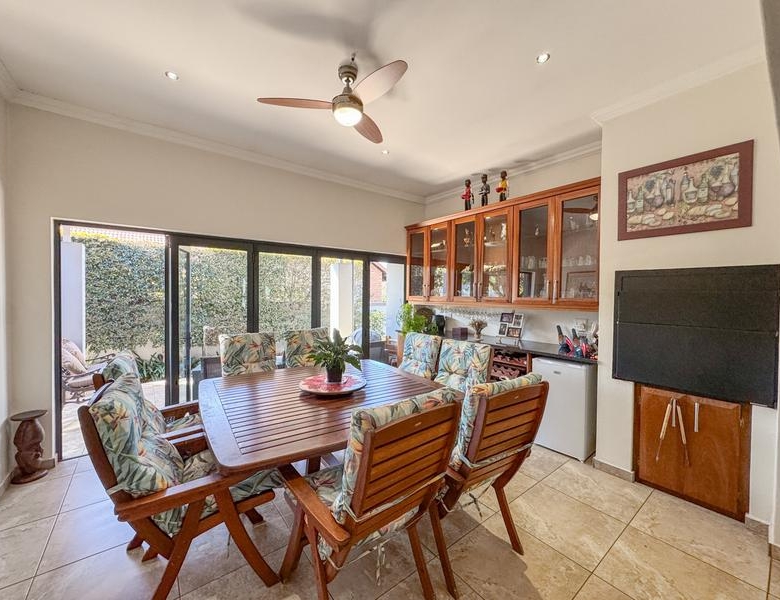 Beautiful Full-Title Retirement Home in Midstream Estate