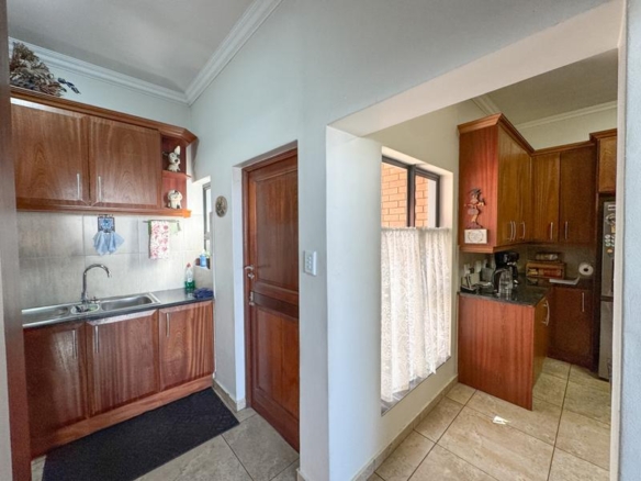Beautiful Full-Title Retirement Home in Midstream Estate