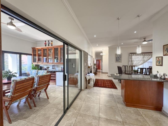 Beautiful Full-Title Retirement Home in Midstream Estate