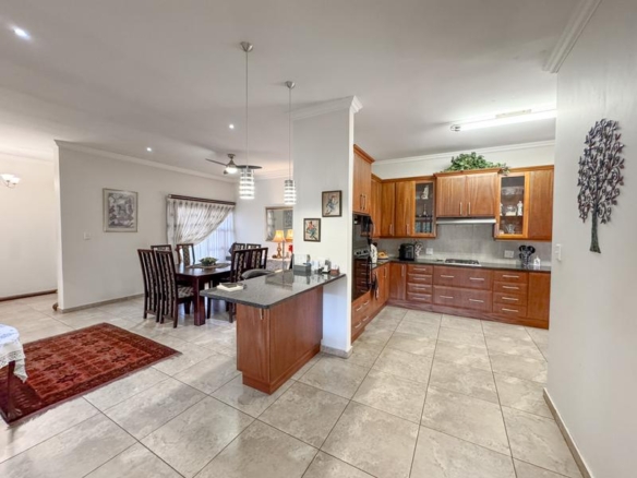 Beautiful Full-Title Retirement Home in Midstream Estate