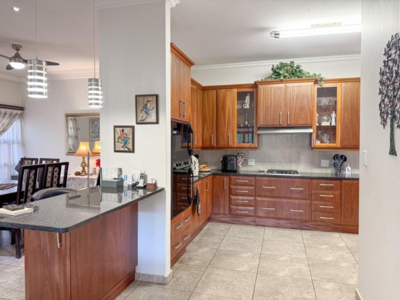 Beautiful Full-Title Retirement Home in Midstream Estate