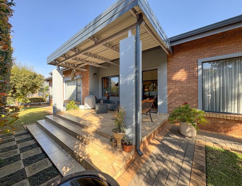 Beautiful Full-Title Retirement Home in Midstream Estate