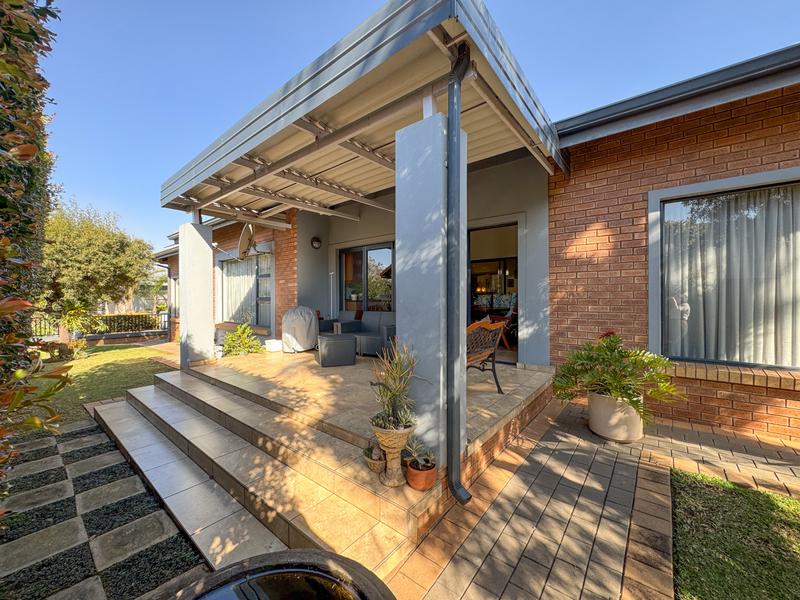 Beautiful Full-Title Retirement Home in Midstream Estate