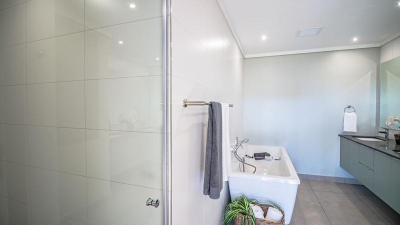 Elegantly Furnished 3 Bedroom Luxury Apartment for Rent