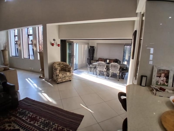 Elegant Full-Title Home for Sale in Midstream Retirement Estate