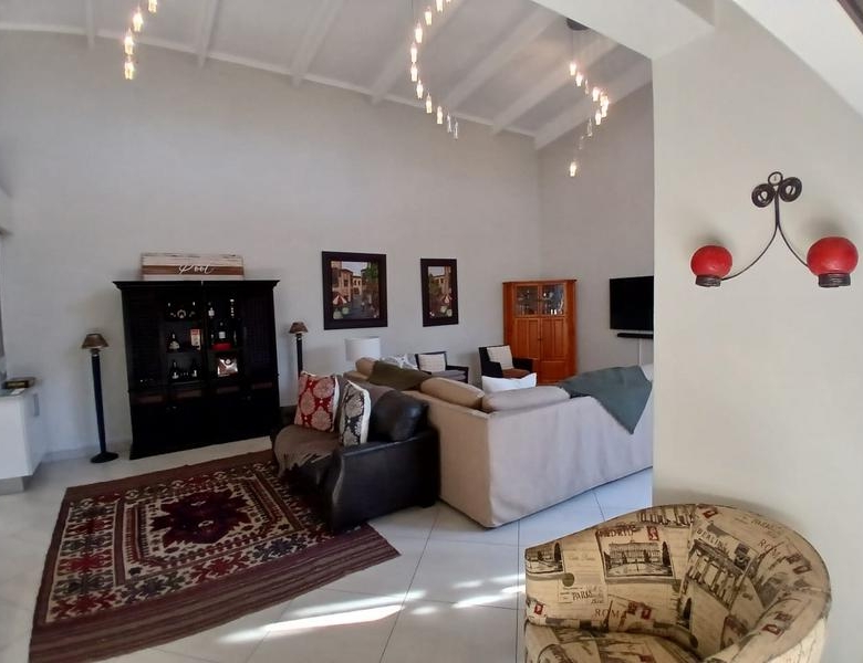 Elegant Full-Title Home for Sale in Midstream Retirement Estate