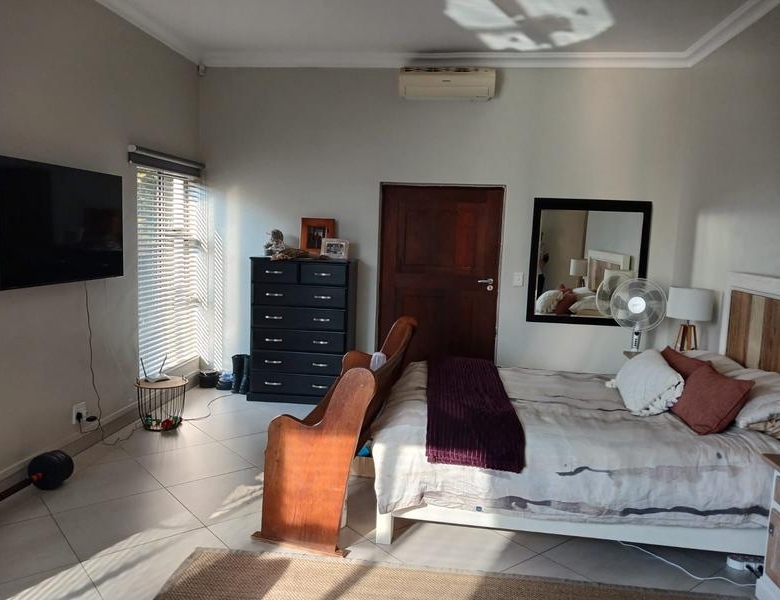 Elegant Full-Title Home for Sale in Midstream Retirement Estate