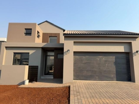4 Bedroom House for Sale in Fountainbrook Estate.