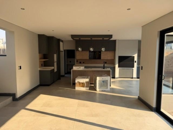 4 Bedroom House for Sale in Fountainbrook Estate.