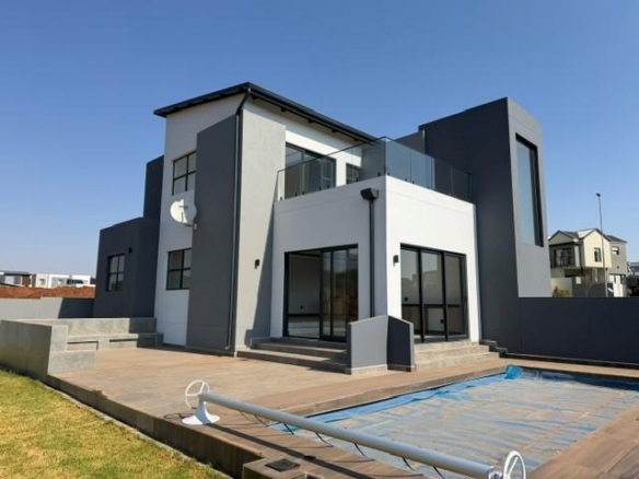 4 Bedrooms House being built in Fountain Brook Estate.