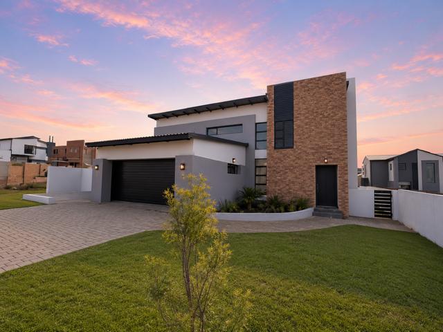 4 Bedrooms Home for Sale Fountain Brook Estate.