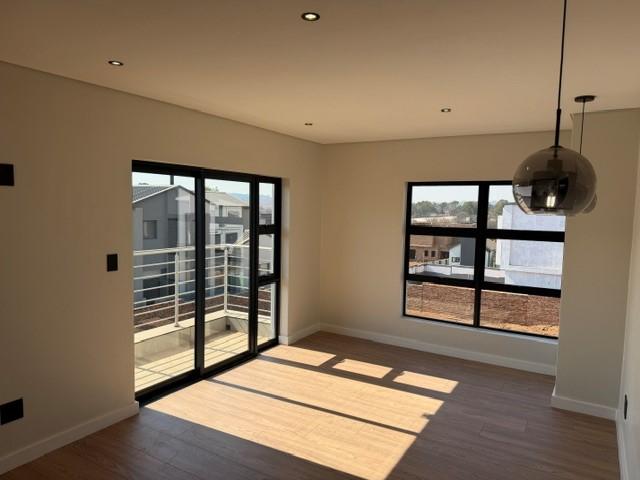 4 Bedrooms Home for Sale Fountain Brook Estate.