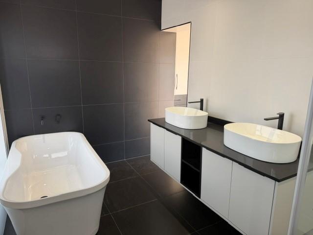 4 Bedrooms Home for Sale Fountain Brook Estate.