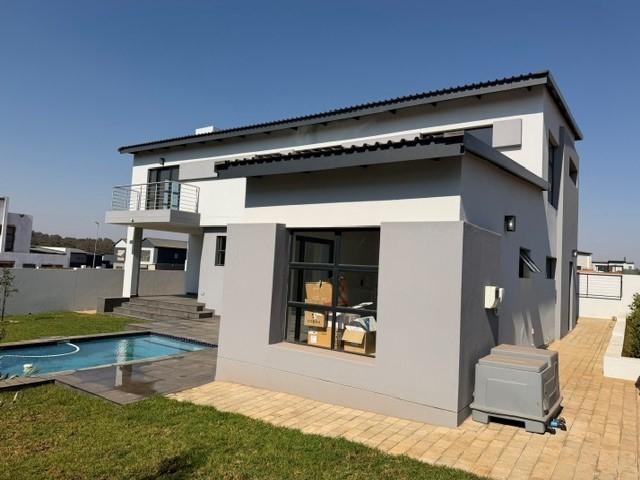 4 Bedrooms Home for Sale Fountain Brook Estate.