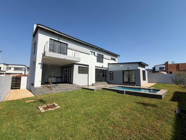 4 Bedrooms Home for Sale Fountain Brook Estate.