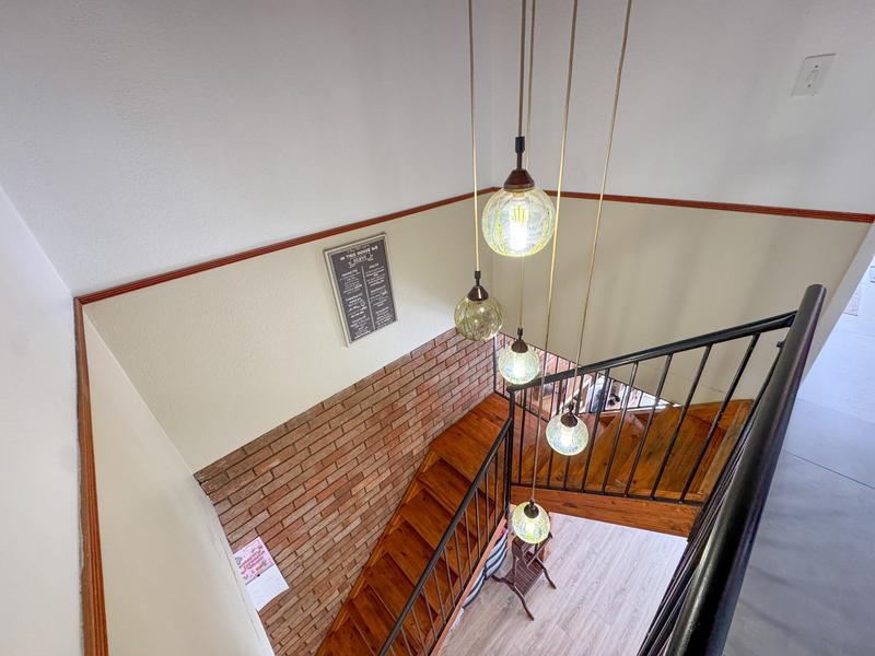 3 Bedroom, Corner Unit close to Eldoraigne High School