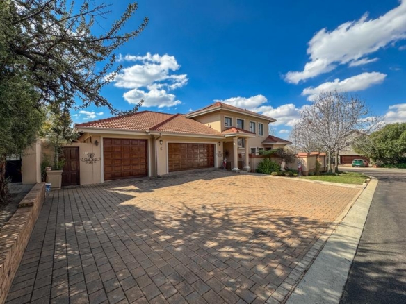 Exceptional Family Home on a Corner Stand in Midlands Estate