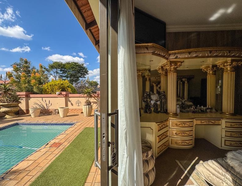 Exceptional Family Home on a Corner Stand in Midlands Estate