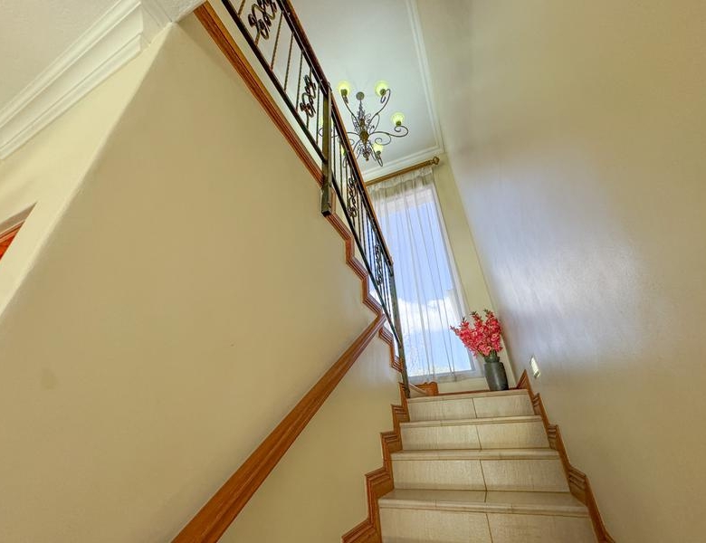 Exceptional Family Home on a Corner Stand in Midlands Estate