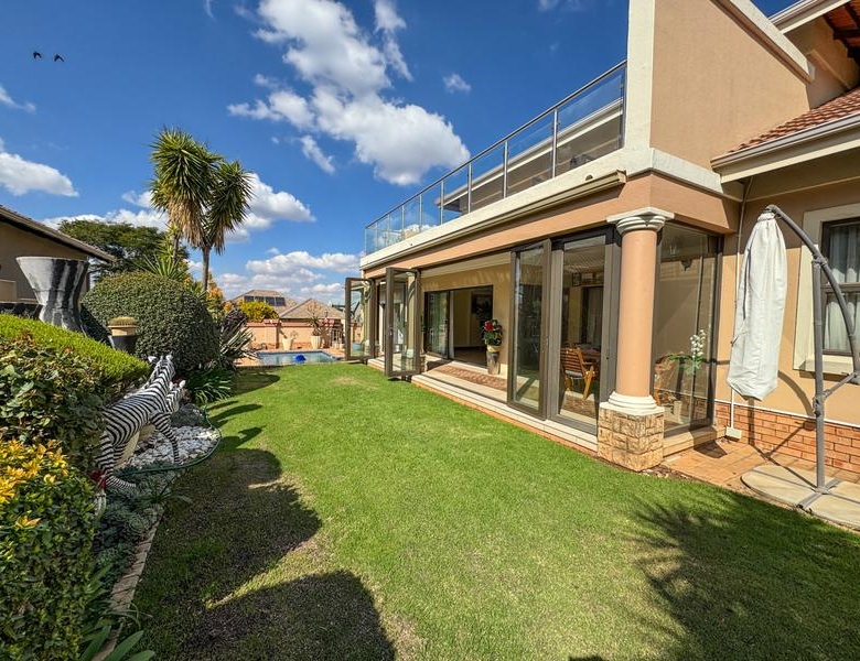 Exceptional Family Home on a Corner Stand in Midlands Estate