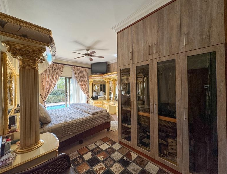 Exceptional Family Home on a Corner Stand in Midlands Estate