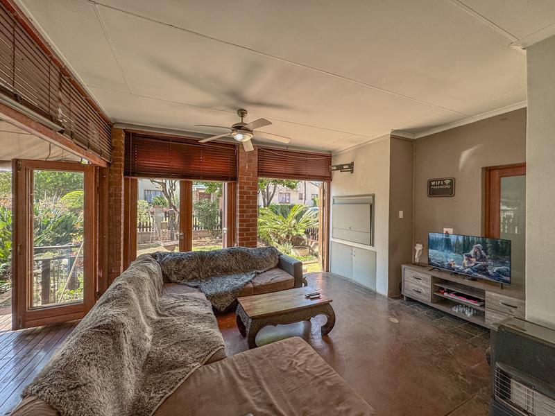 4 Bedroom, 2.5 Bathrooms, Study and double garage