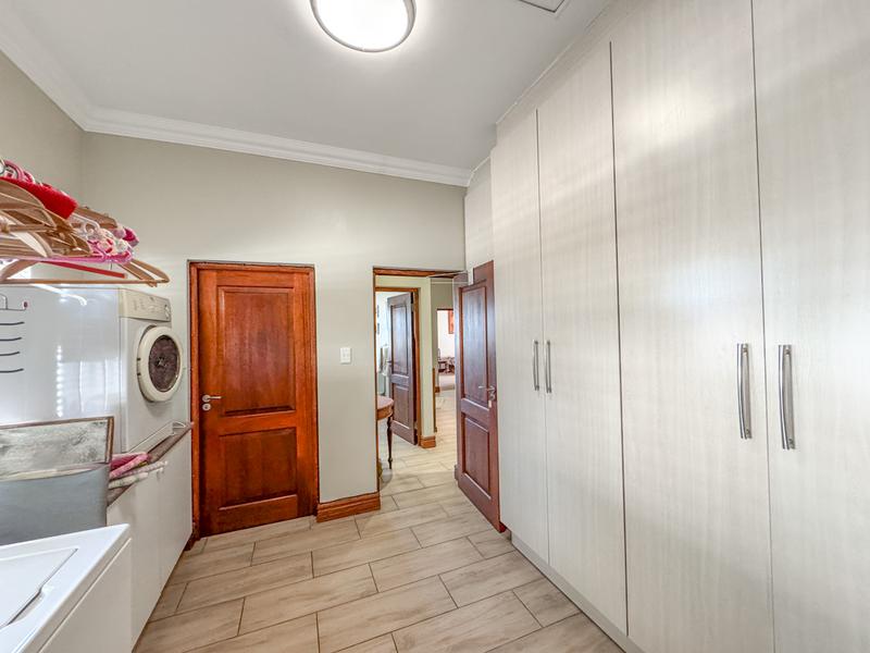Elegant SIngle Storey 4 bedroom Home in Midstream Hill