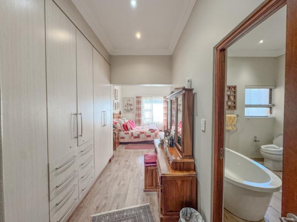 Elegant SIngle Storey 4 bedroom Home in Midstream Hill