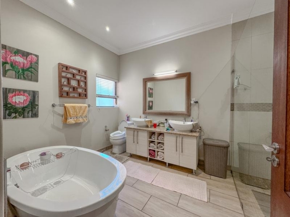 Elegant SIngle Storey 4 bedroom Home in Midstream Hill