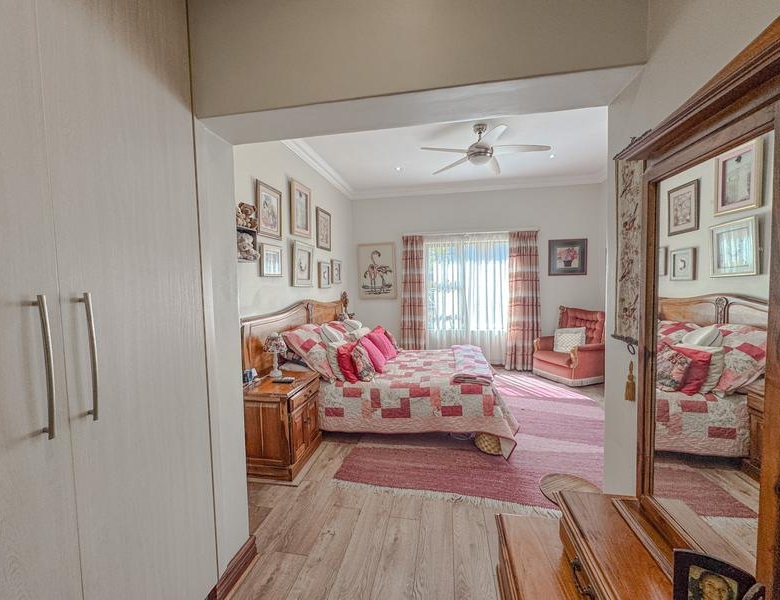 Elegant SIngle Storey 4 bedroom Home in Midstream Hill