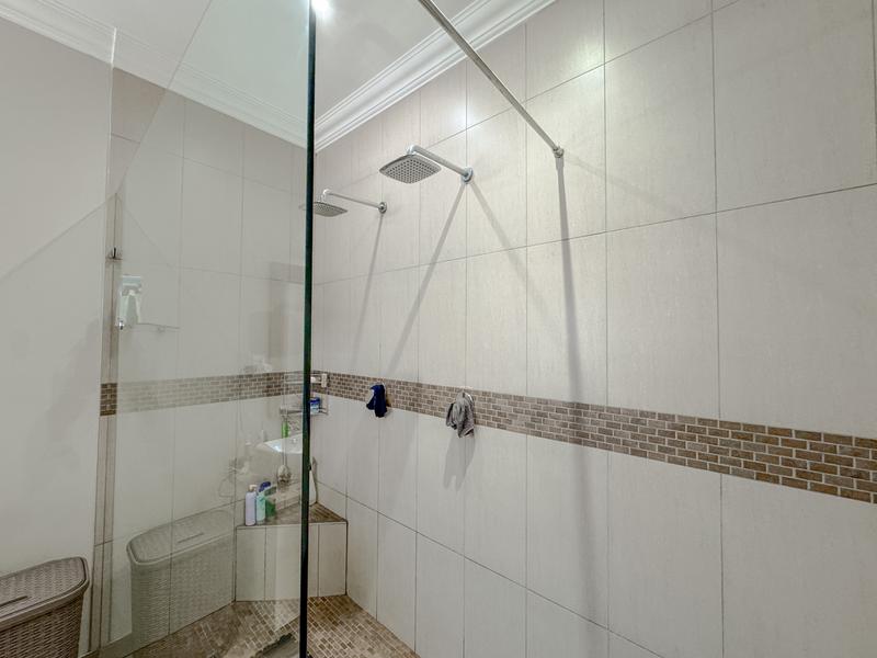 Elegant SIngle Storey 4 bedroom Home in Midstream Hill