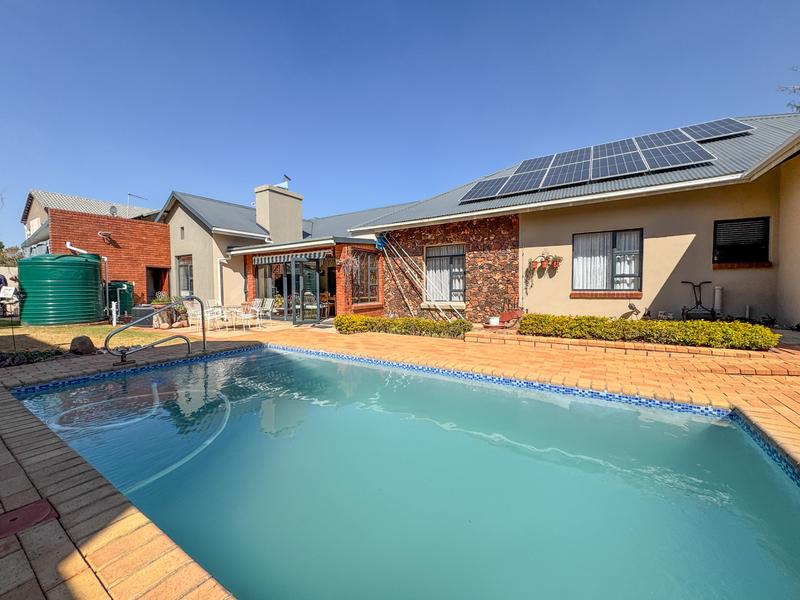 Elegant SIngle Storey 4 bedroom Home in Midstream Hill