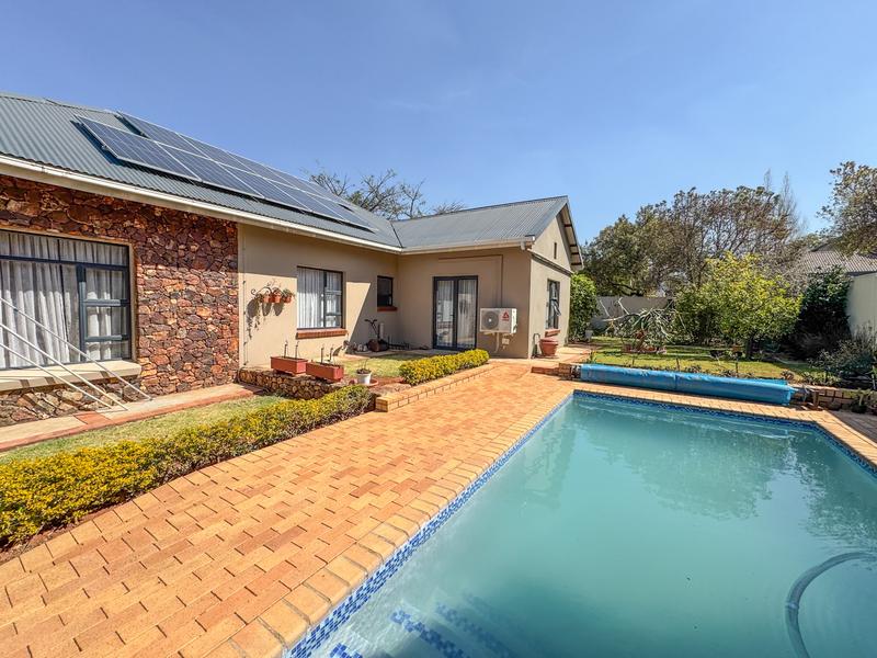 Elegant SIngle Storey 4 bedroom Home in Midstream Hill