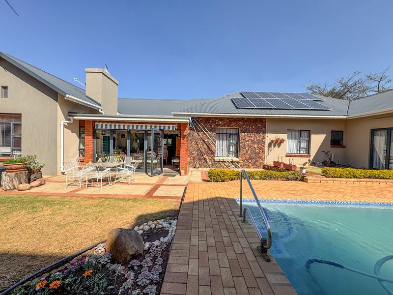Elegant SIngle Storey 4 bedroom Home in Midstream Hill