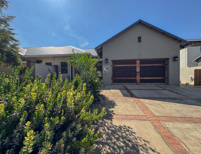 Elegant SIngle Storey 4 bedroom Home in Midstream Hill