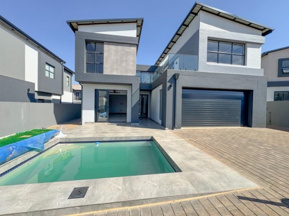 4 Bedroom for sale in Fountain Brook Estate.