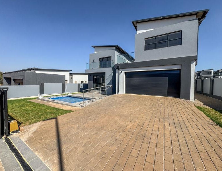 4 Bedrooms Home for sale in Fountain Brook Estate.
