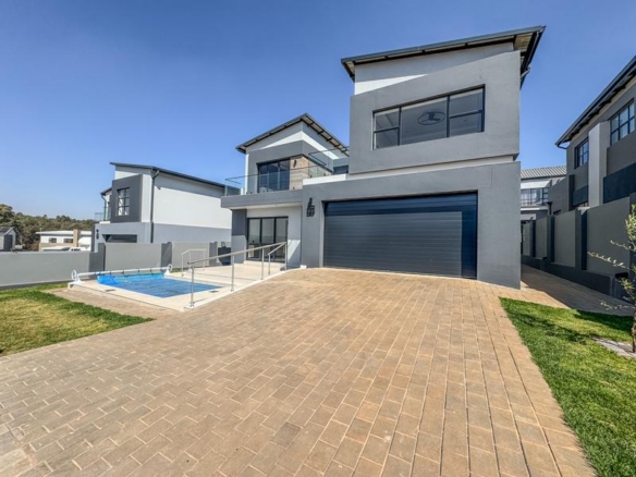4 Bedrooms Home for Sale in Fountain Brook Estate.