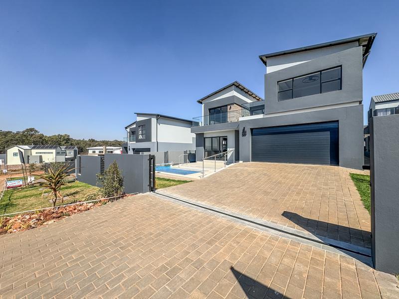 4 Bedrooms Home for Sale in Fountain Brook Estate.