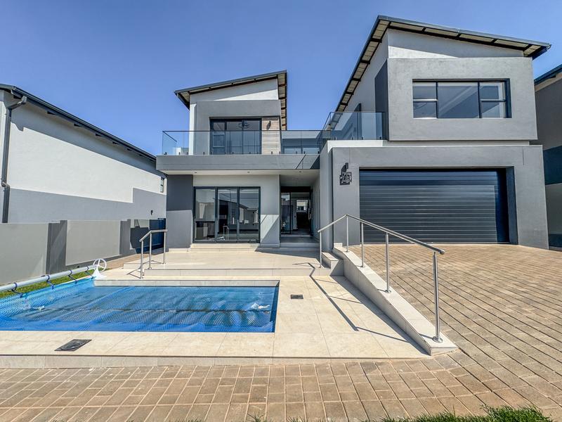 4 Bedrooms Home for Sale in Fountain Brook Estate.