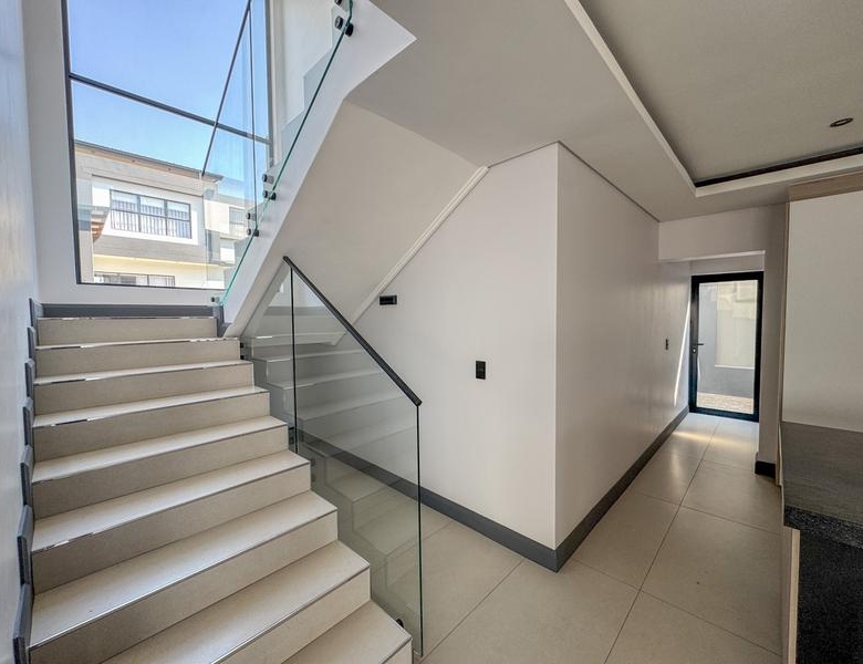 4 Bedrooms Home for Sale in Fountain Brook Estate.