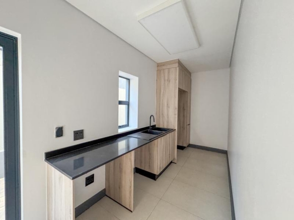 4 Bedrooms Home for Sale in Fountain Brook Estate.