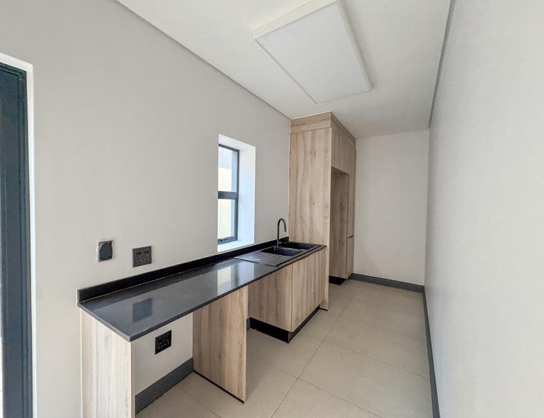 4 Bedrooms Home for Sale in Fountain Brook Estate.