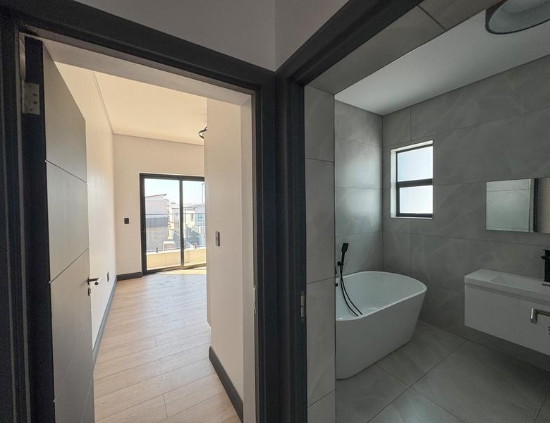 4 Bedrooms Home for Sale in Fountain Brook Estate.