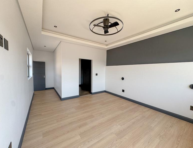 4 Bedrooms Home for Sale in Fountain Brook Estate.