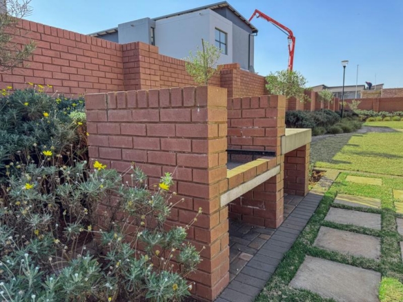 4 Bedrooms Home for Sale in Fountain Brook Estate.