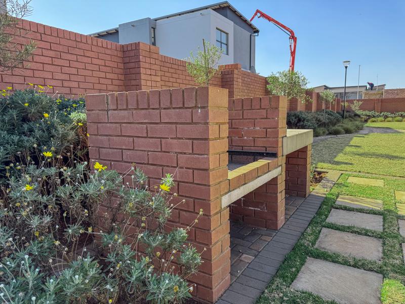 4 Bedrooms Home for Sale Fountain Brook Estate.