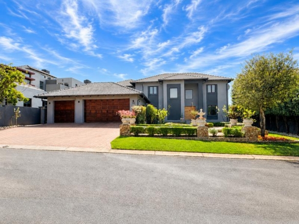 STUNNING HOME IN THE HEART OF MIDLANDS ESTATE — DON’T MISS THIS ONE!