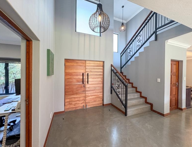 STUNNING HOME IN THE HEART OF MIDLANDS ESTATE — DON’T MISS THIS ONE!